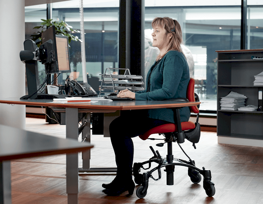 Barrierefreiheit im Büro und zu Hause mit dem Vela-Stuhl